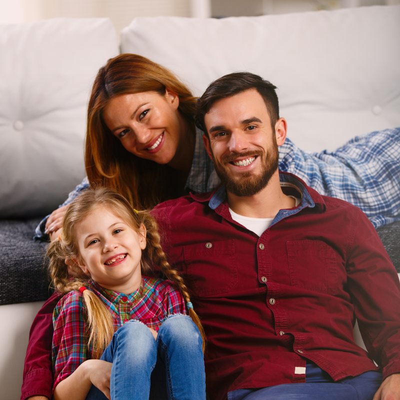 Família feliz com plano de saúde em Curitiba